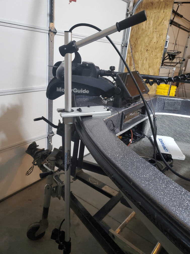 Hewescraft Boat Top of gunnel Mounting for Garmin LVS32 LVS34 or Active target 1 or 2